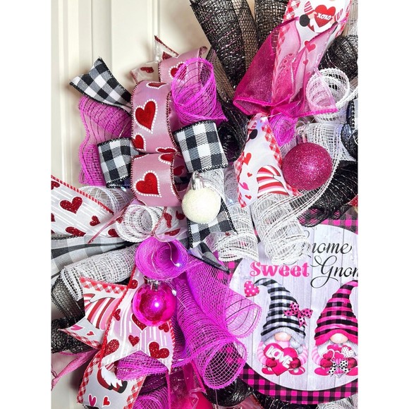 Handmade Valentine’s Gnome Sweet Gnome Ribbon Prelit Wreath 22 ins LED W17 - Picture 6 of 11